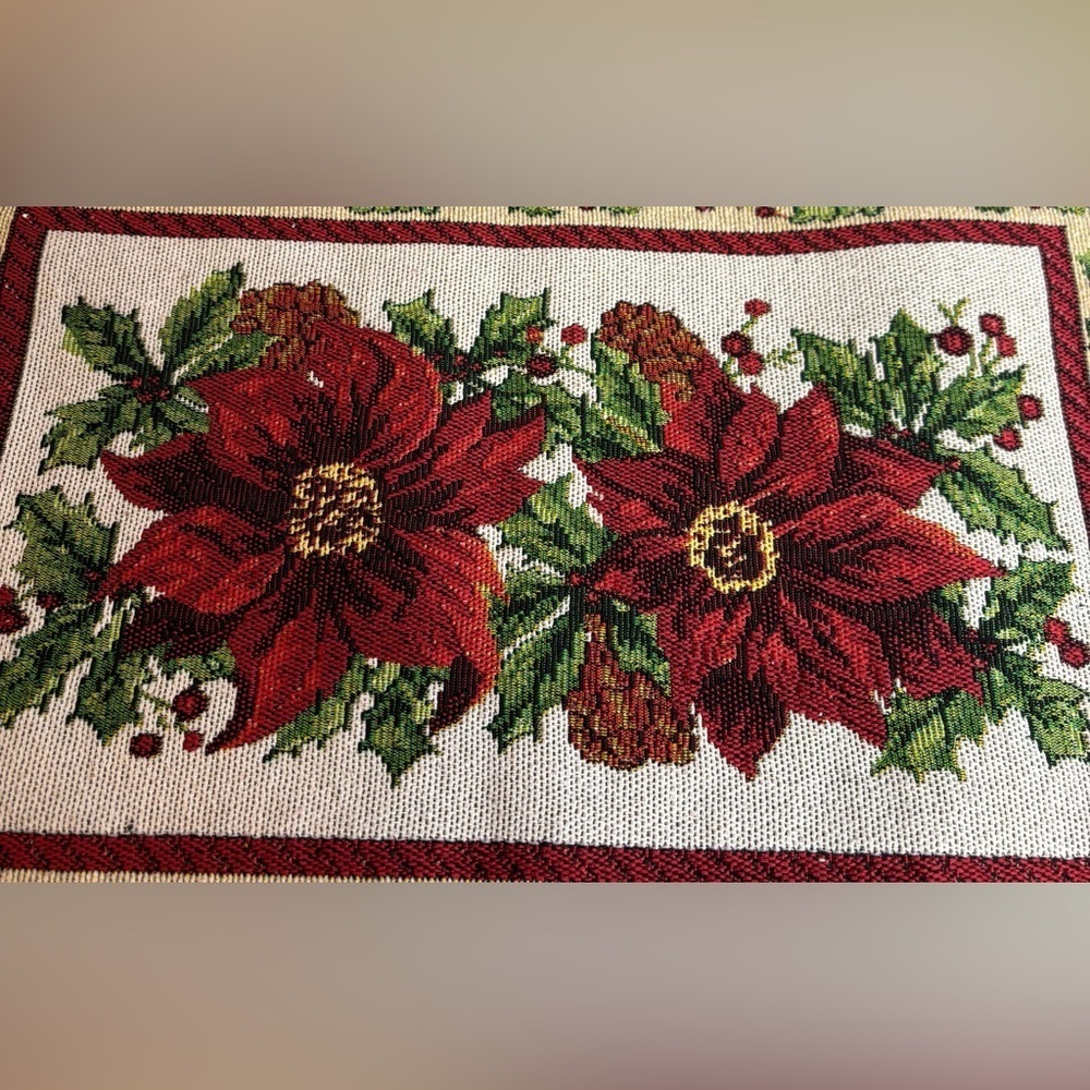 PLACEMATS POINSETTIAS (SET OF 4) WITH POINSETTIAS NAPKIN RINGS (4) - Picture 5 of 6